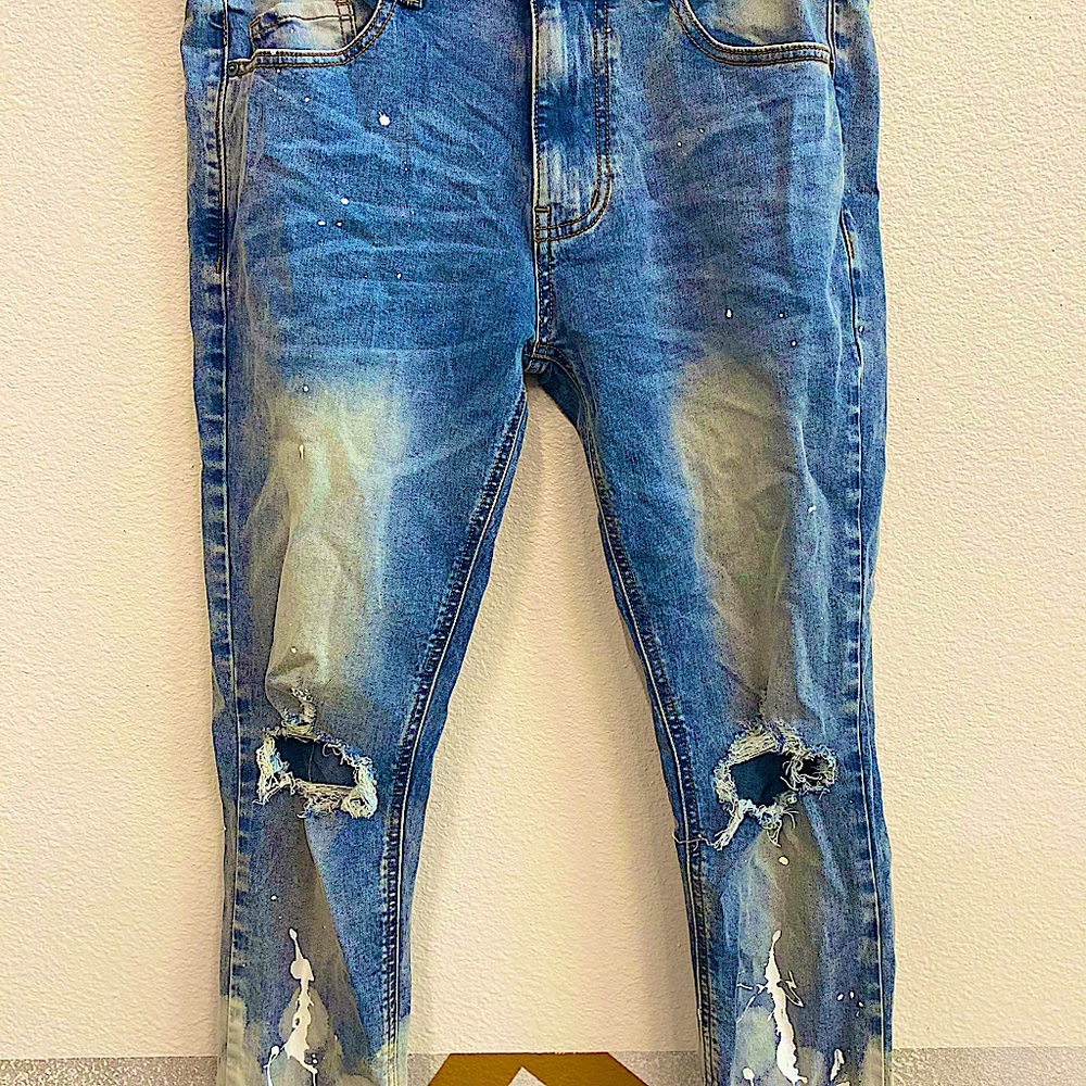 NEW !! Distressed Skinny Fit Jeans